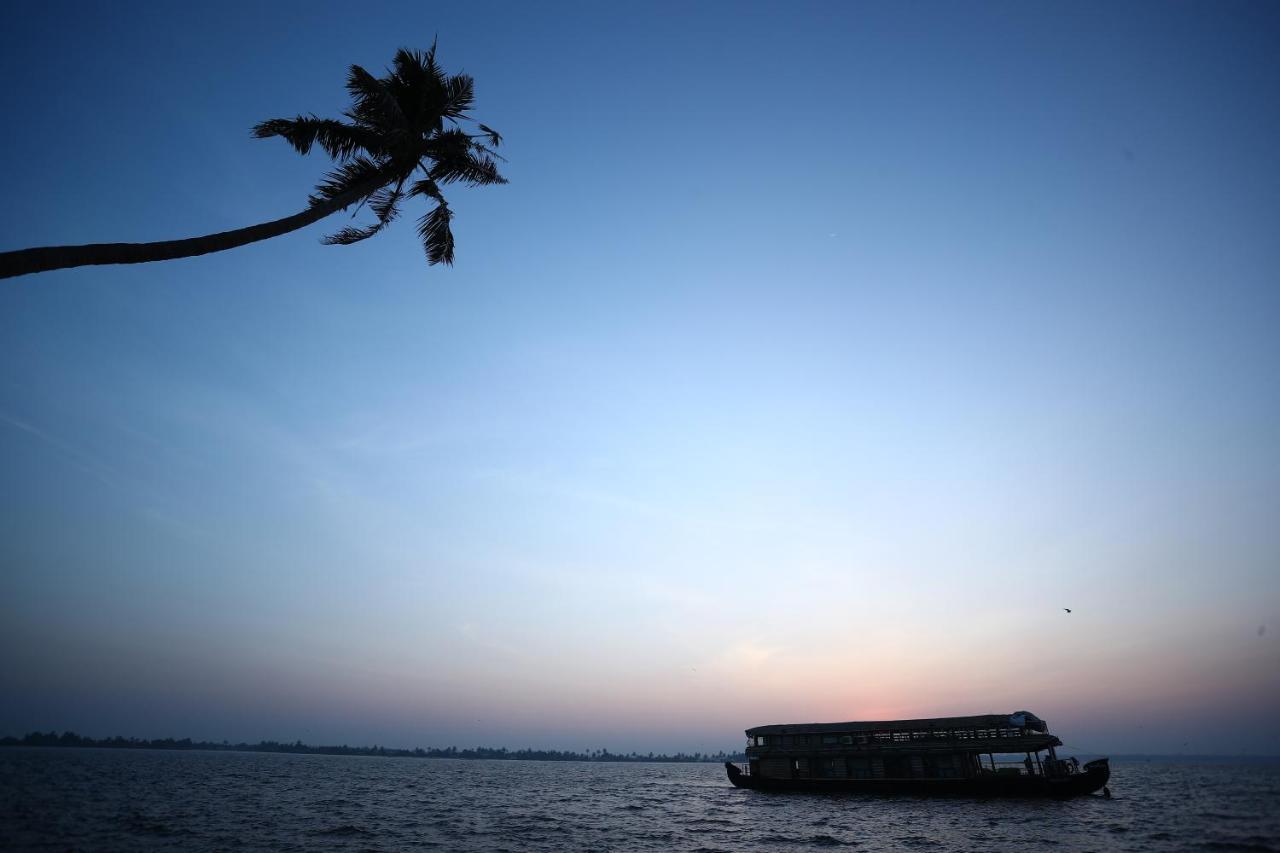 Friends Cruise, Nightstay Houseboat Alappuzha 외부 사진
