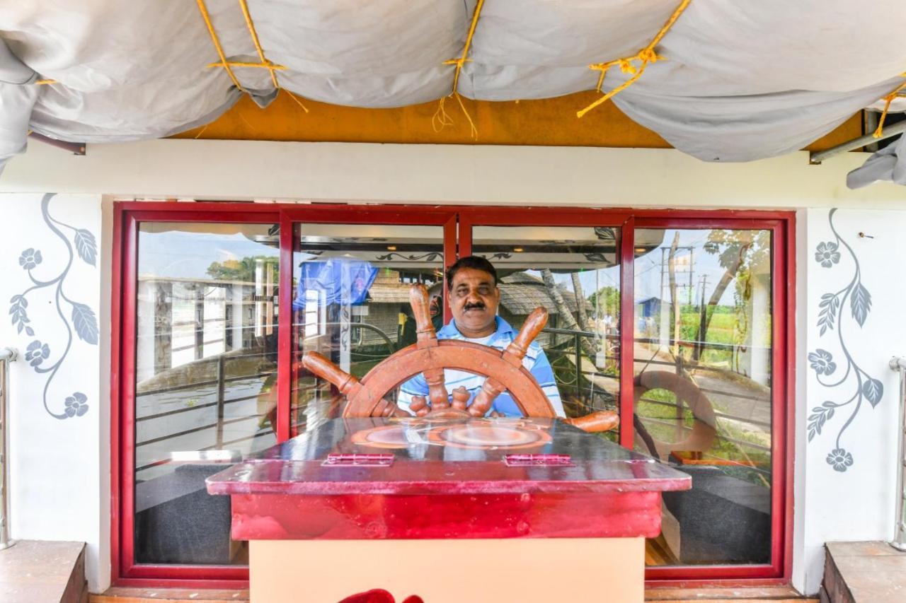 Friends Cruise, Nightstay Houseboat Alappuzha 외부 사진
