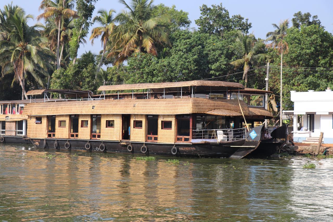 Friends Cruise, Nightstay Houseboat Alappuzha 외부 사진