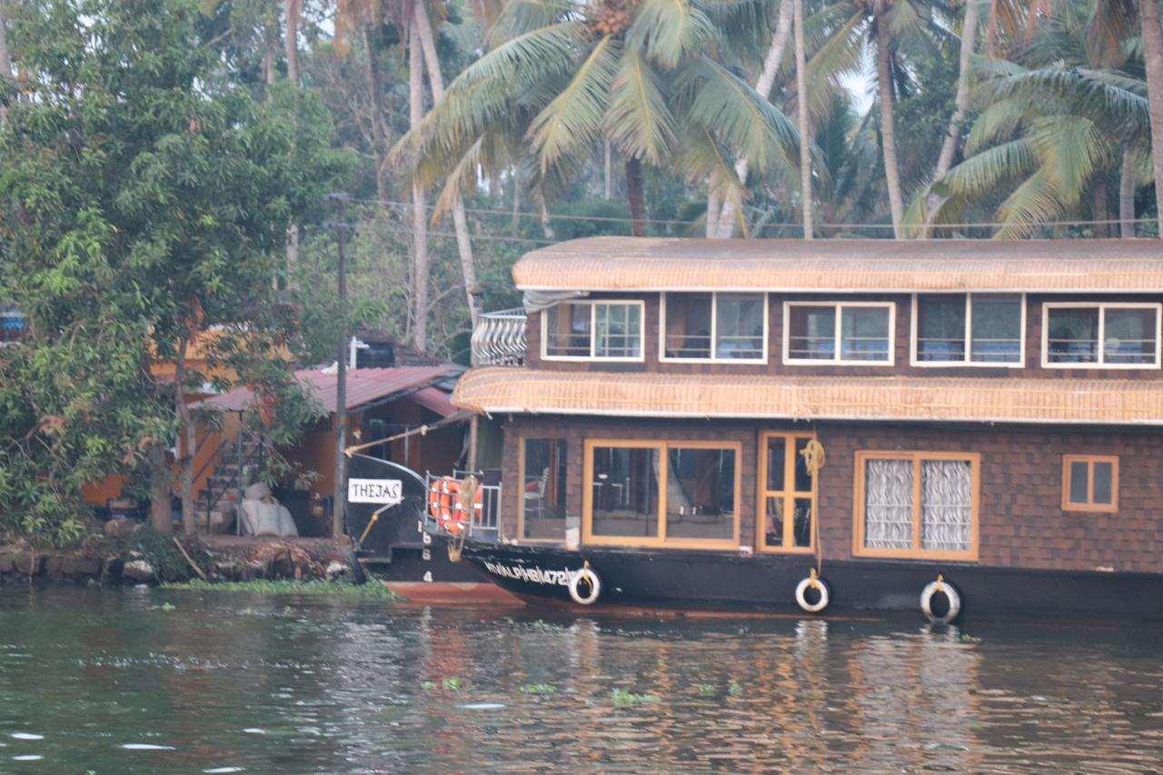 Friends Cruise, Nightstay Houseboat Alappuzha 외부 사진