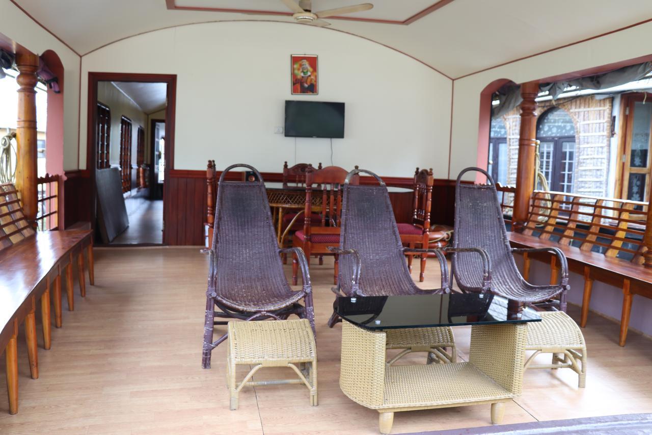 Friends Cruise, Nightstay Houseboat Alappuzha 외부 사진