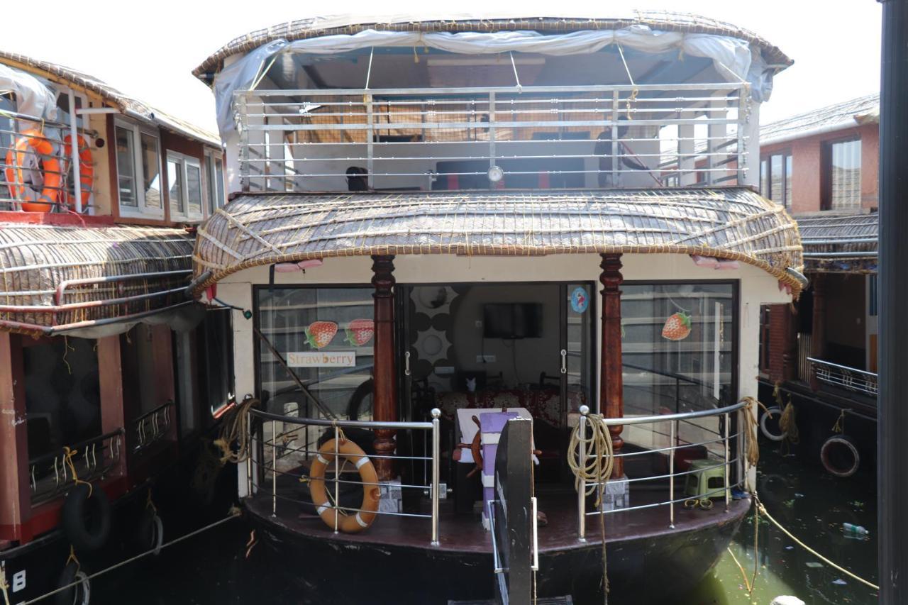 Friends Cruise, Nightstay Houseboat Alappuzha 외부 사진