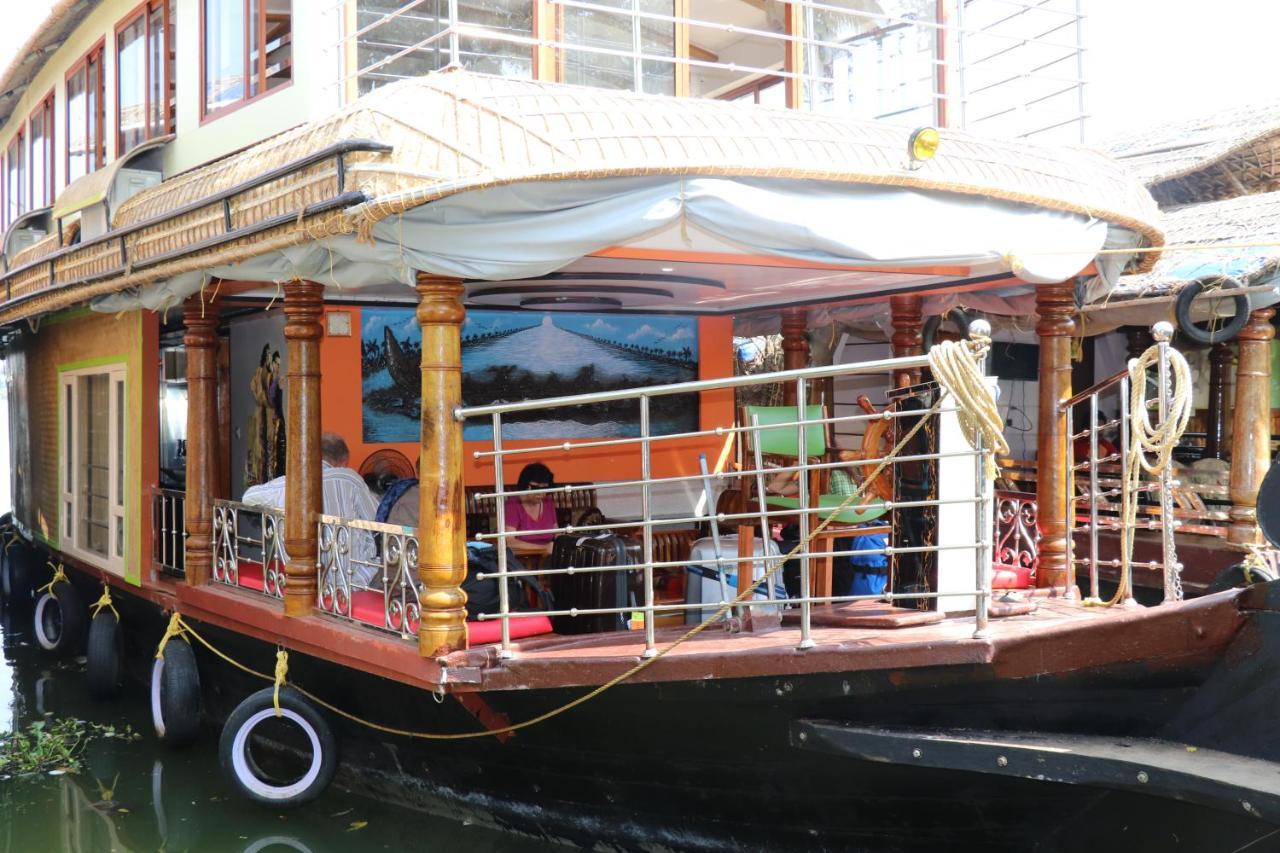 Friends Cruise, Nightstay Houseboat Alappuzha 외부 사진