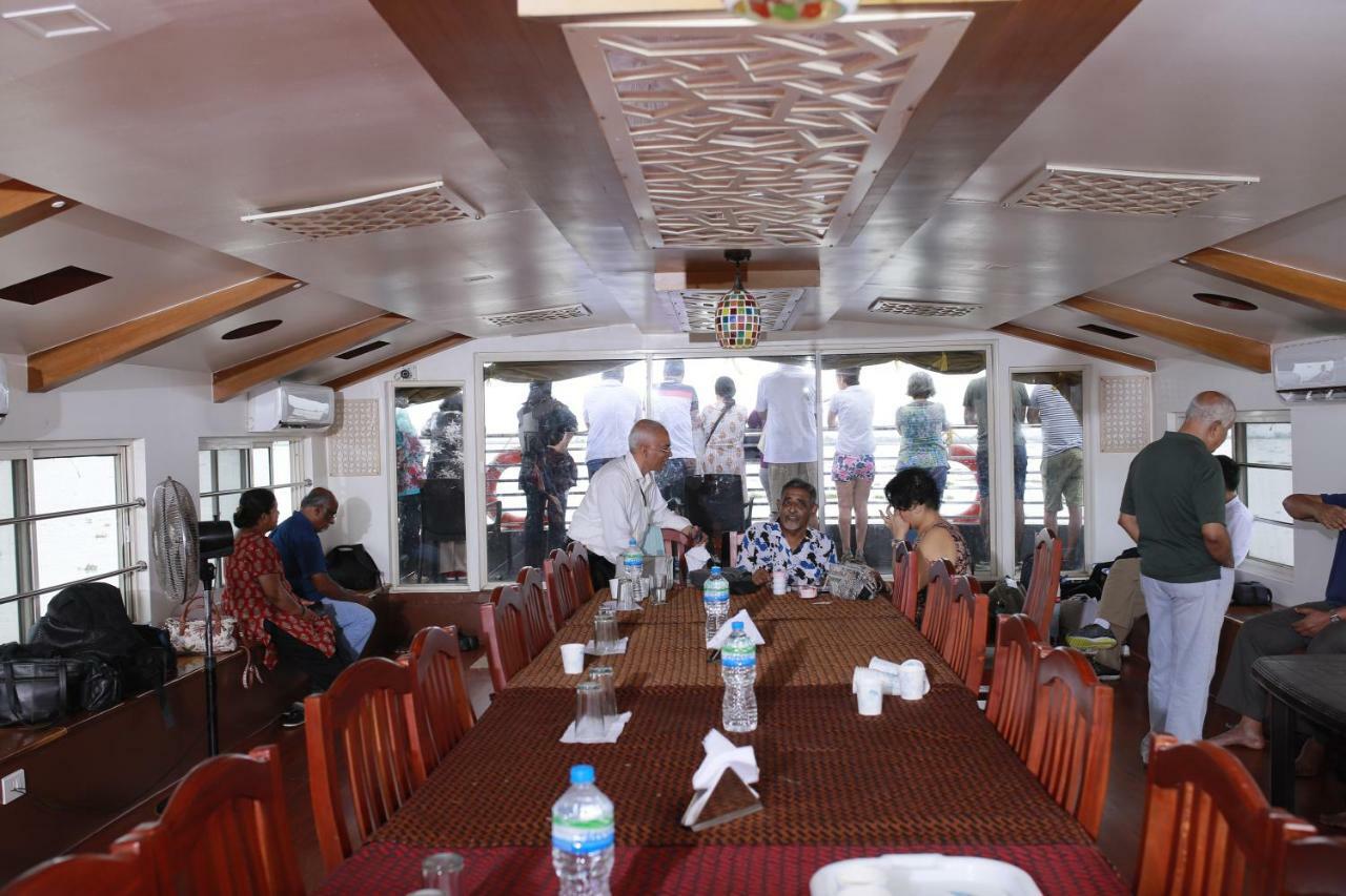 Friends Cruise, Nightstay Houseboat Alappuzha 외부 사진